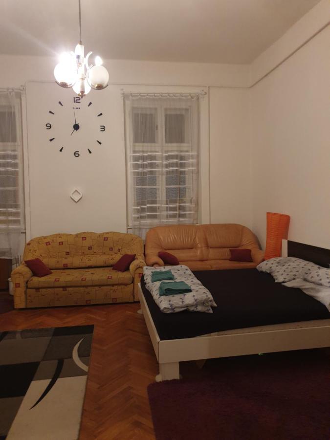 Izisz Debrecen Esterno foto